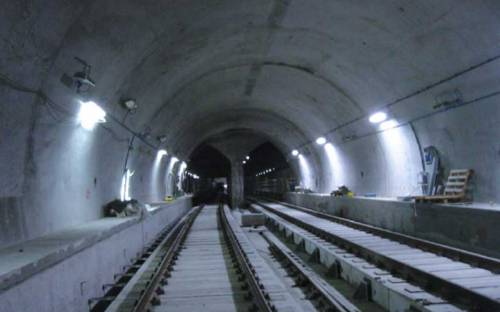 Milan Metro Line 2 track Zara - Maciachini